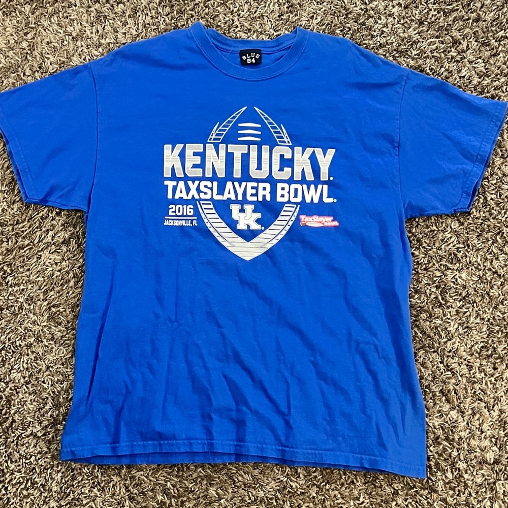 2011 Duke University March Madnesss T-Shirt. Size Large